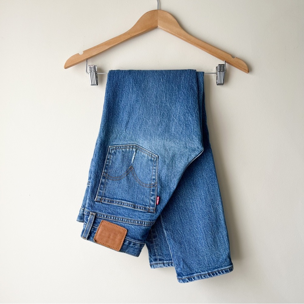 Levi’s Premium Wedgie Mom Jeans